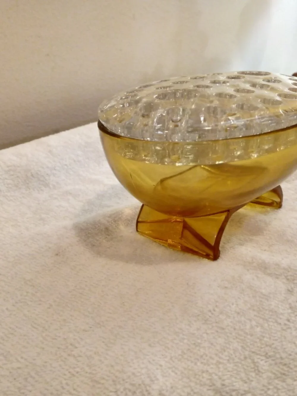 Vintage Martinsville Viking #1048 Oval Amber Flower Frog